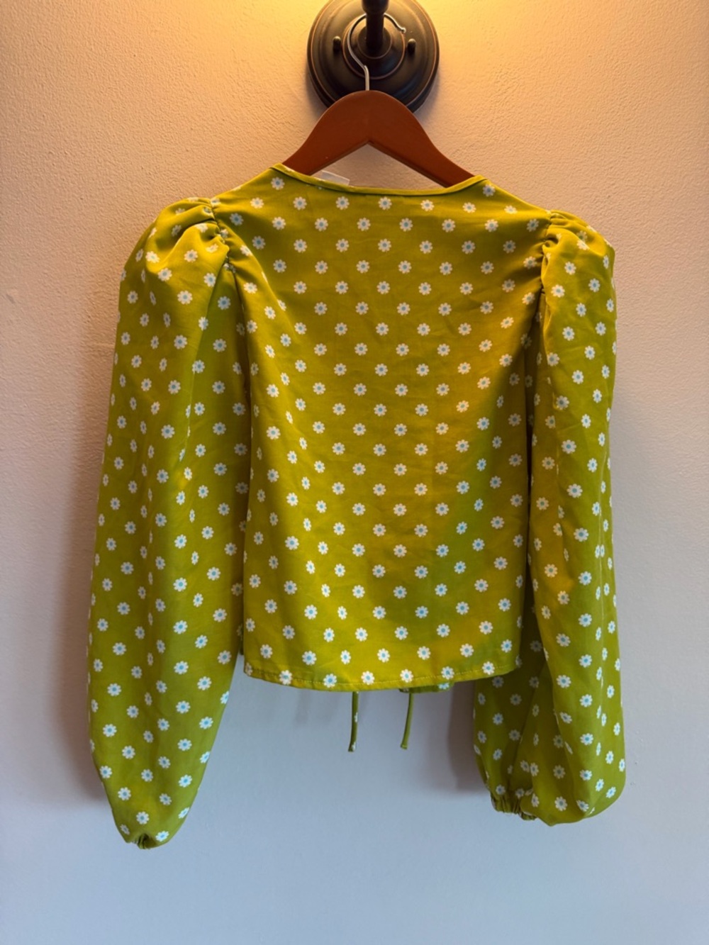 Levi's Lime Green Daisy Tie-Front Puff Sleeve Top - Picture 5 of 5